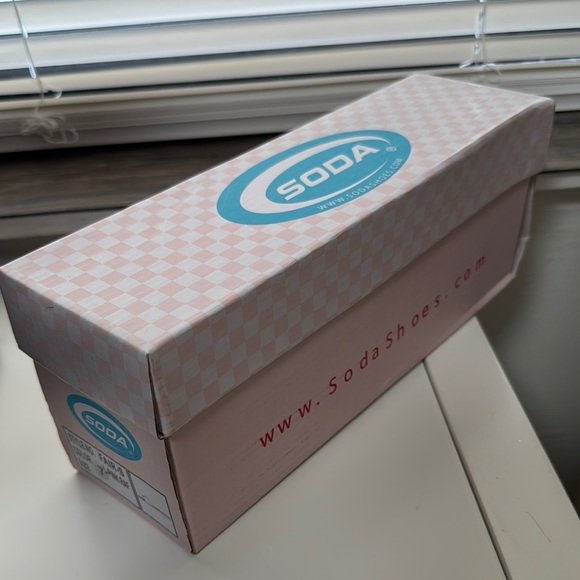 NWT SODA PINK RAFIA SLIDES SIZE 7 - Picture 3 of 17